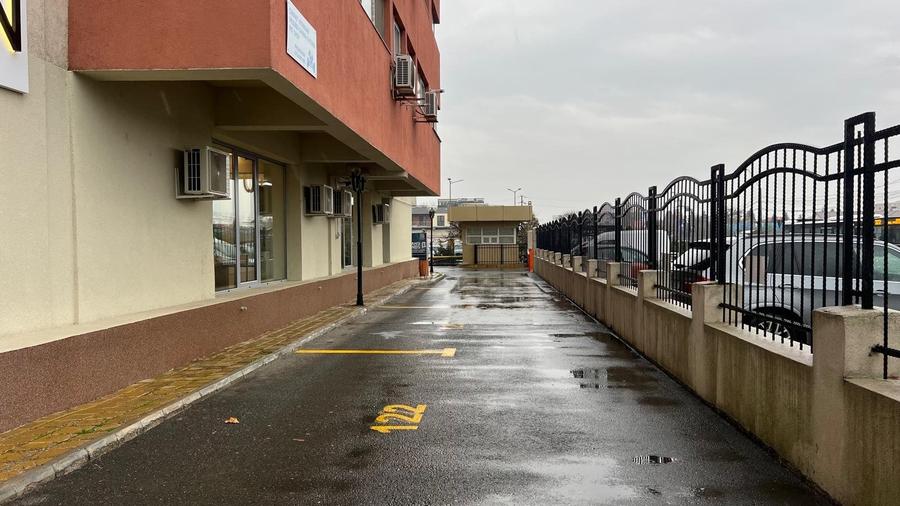 Spațiu comercial de vânzare – 247 mp utili, împărțiți în 2 unități independente - 14