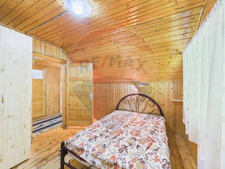 Pensiune/casa montană 9 camere în Dâmbovicioara, comision 0% - 50