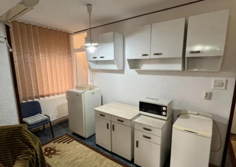 Garsoniera de inchiriat, 40 mp zona Lupeni - 1