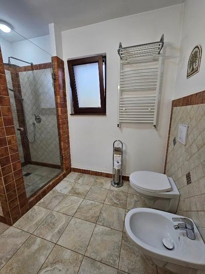 Vila ideală pentru familie, cu panouri fotovoltaice, situată în livadă - 15