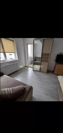 Garsonieră decomandată, mobilată în Metalurgiei