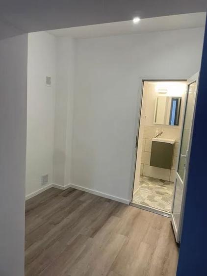 Pța Victoriei Închiriez spațiu comercial recent renovat 35 mp centrală termică - 3