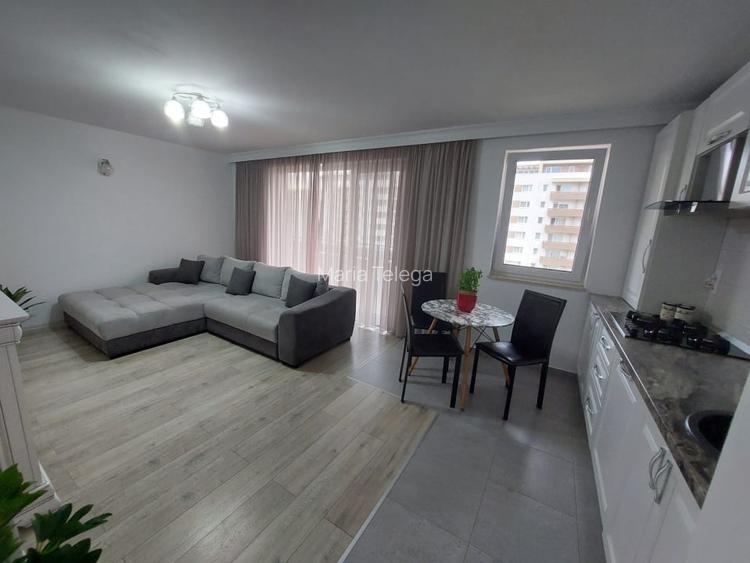 Apartament cu 2 camere semidecomandat în Tractorul Apartament cu 2 camere semidecomandat în Tractorul