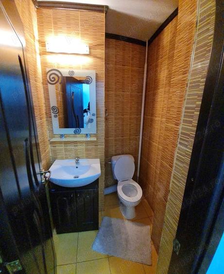 Inchiriez apartament 3 camere et.1 - 3