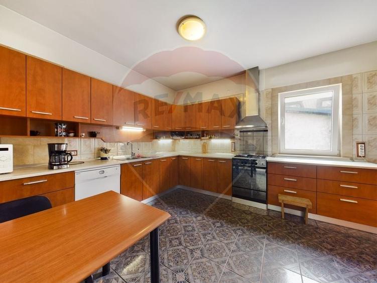 Casa / Vila cu 21 camere de vanzare in zona Alexandriei - 25