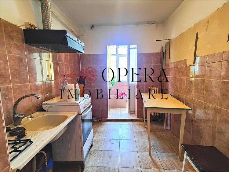 Apartament cu 2 camere decomandat în Podul de Fier