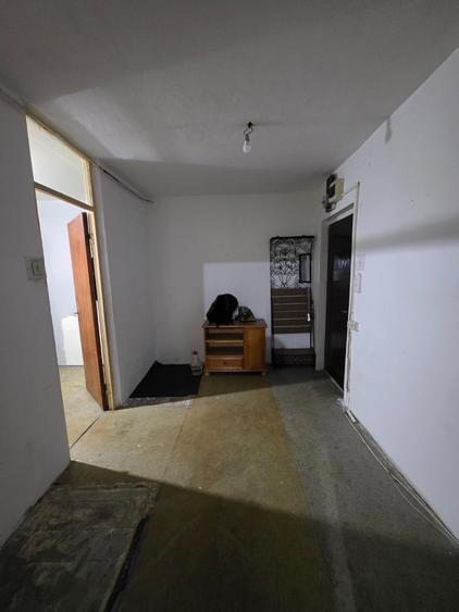 Jean Steriadi, 15 minute metrou 1 Decembrie 1918, pe Buhusi, bloc 1980 - 8