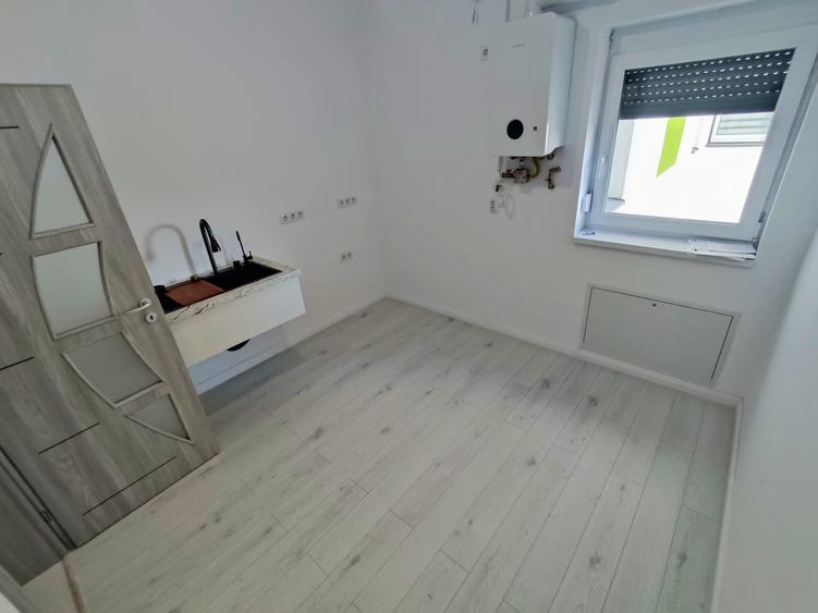 INTABULAT! COMISION 0, ap 2 cam,bloc lift, geam baie, spre SUD, cartier Deventer - 1