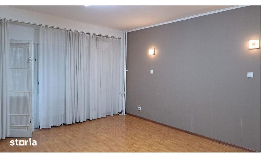 Apartament cu 3 camere în Decebal