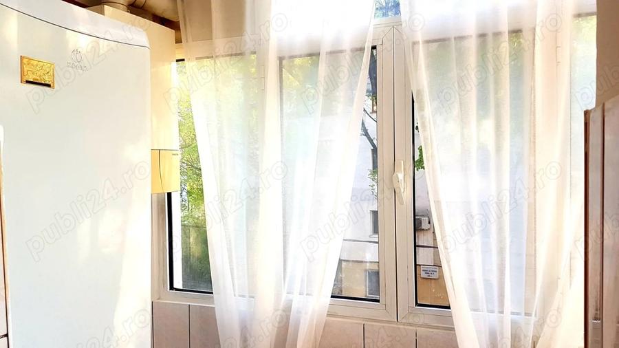 PF inchiriez o camera intr-un apartament de 3 camere, in zona Nicolina 1, doar la o FAT - 1