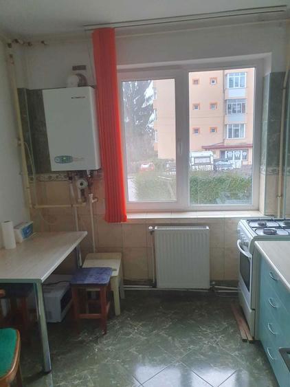 Vand apartament cu 3 camere, semidecomandat, situat ultracentral in Campulung Muscel (Strada Emilian Paveliu), imediat langa Tribunal. - 5
