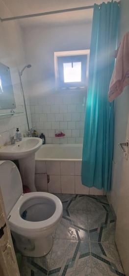 Inchiriez garsoniera mobilata Valea Rosie - 8