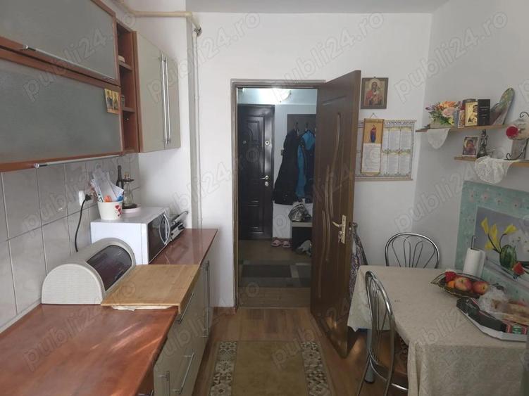 Apartament 2 camere decomandat parter 63 mp bulevardul Unirii, langa ?coala nr. 3 - 4