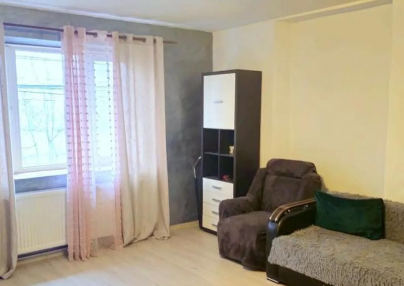 Apartament cu 2 camere la casa, 70 mp - zona centrala - 18