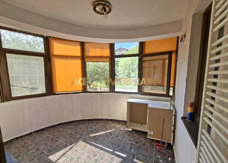 Apartament cu 3 camere semidecomandat, mobilat în Prelungirea Ghencea