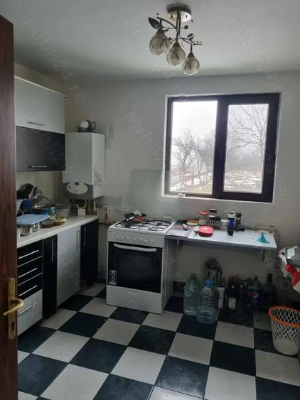 Casa Moderna: Poten?ial de Mansardare ?i Teren Generos pentru Gradina! - 4