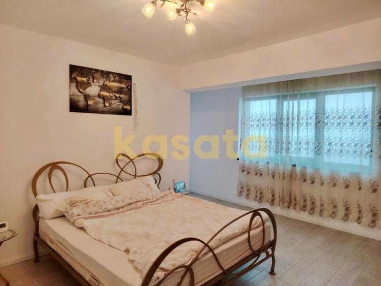 Apartament cu 4 camere semidecomandat, mobilat în P-ta Presei Libere