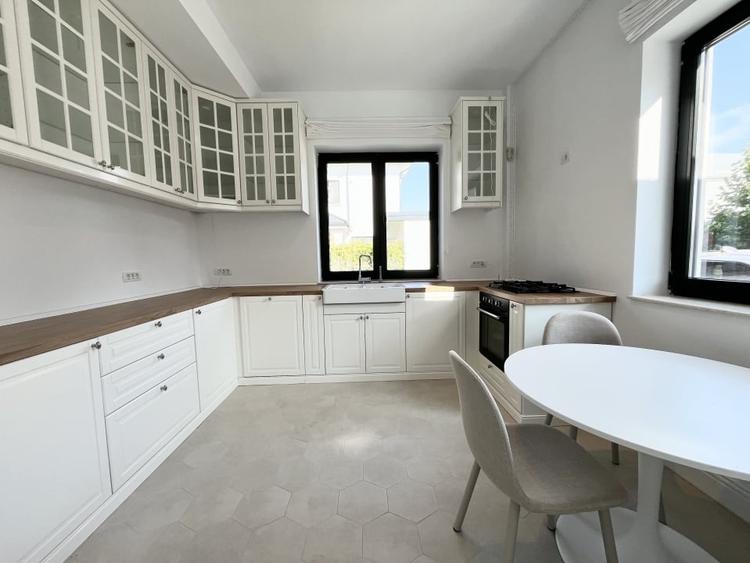 De vanzare vila individuala 9 camere mobilata si utilata Corbeanca - 13