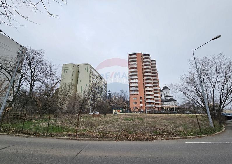 Teren 3 deschideri zona Poligrafiei-Pajura la 5 min de Pi...