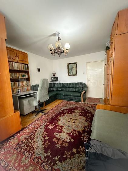 Garsonieră de vânzare în Bd. Victoriei cu vedere spre Tampa - 2