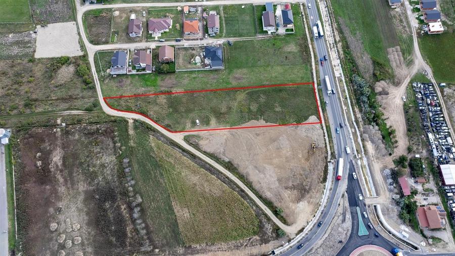 Teren intravilan de 6643 mp, în Oșorhei
