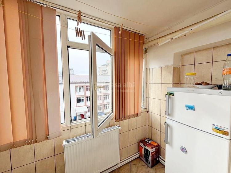 Pacurari - Moara de Foc, 3 camere decomandat, luminos, etaj 3 - 6