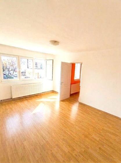 De vanzare apartament 2 camere - zona Apaserv Carei - Etajul 2 - 5