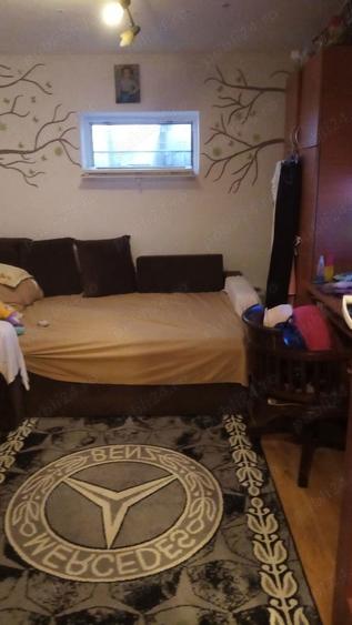 Proprietar vand casa curte zona cartierul 23 August - 3