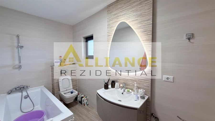 Casă individuală cu 4 camere cu Canalizare în Berceni