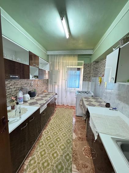 Apartament cu 3 camere decomandat în Dacia