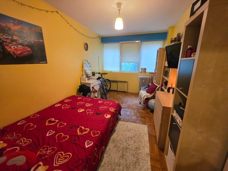 Apartament cu 3 camere decomandat în Baba Novac