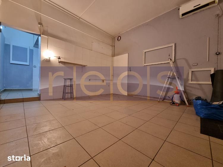 Casă cu 9 camere semidecomandat cu Teren 260 Mp în Timpuri Noi