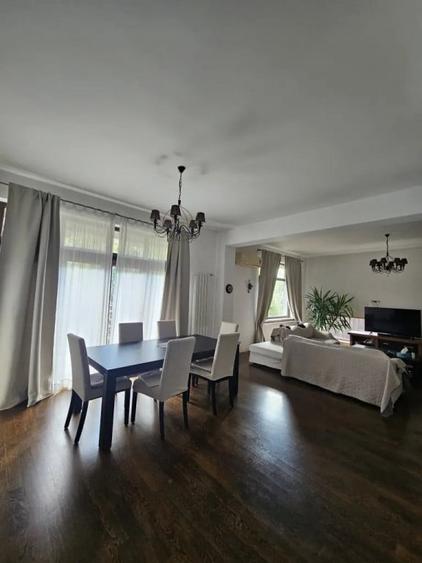 Casă cu 5 camere cu Teren 187 Mp în Domenii