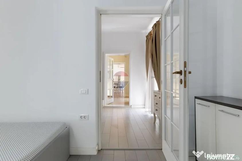 Apartament cu 3 camere semidecomandat în Central