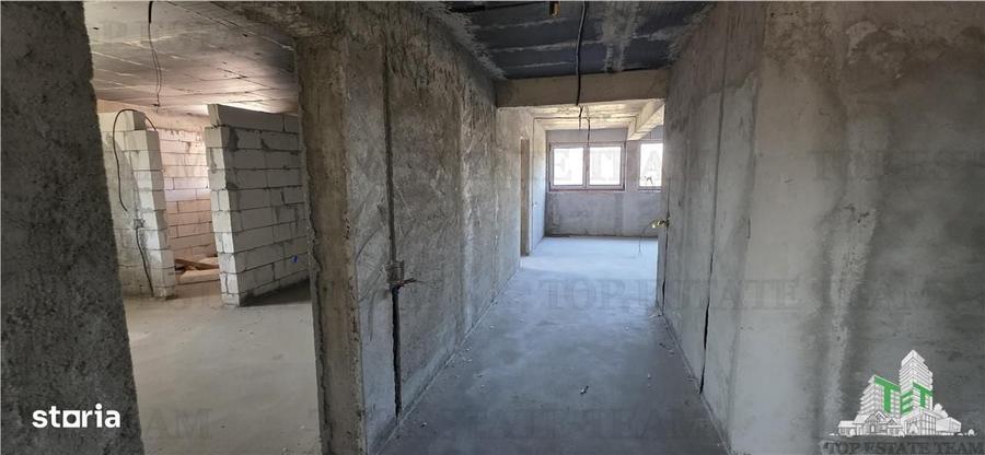 Casă cu 4 camere cu Teren 1643 Mp în Domnești