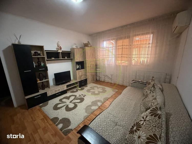 Apartament cu 2 camere semidecomandat în Craiovița Nouă