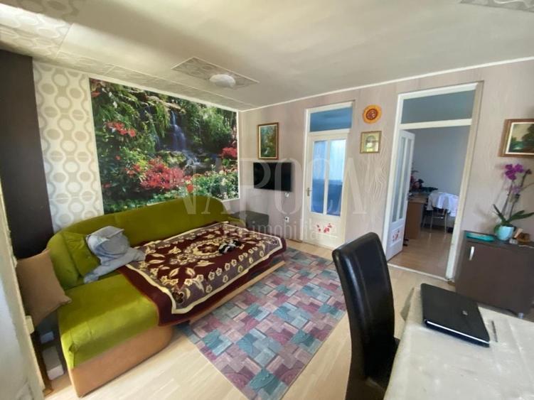Casă individuală cu 8 camere cu Canalizare în Iris