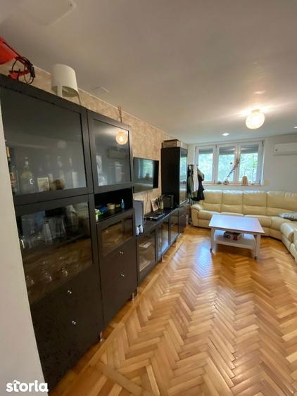 Apartament cu 4 camere în Titan