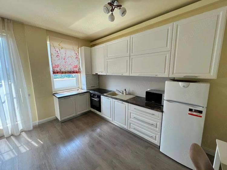 Apartament cu 3 camere decomandat în Florești