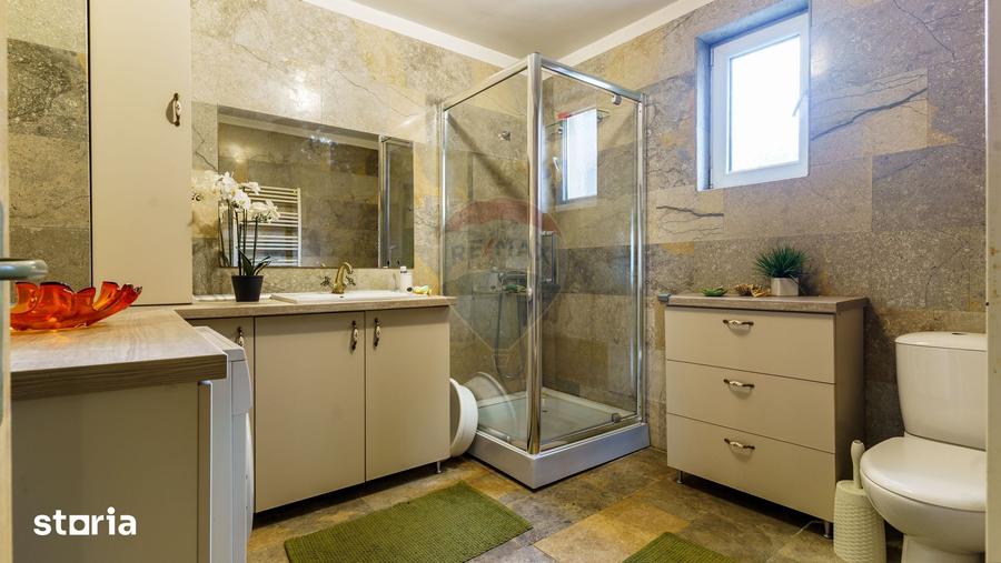 Casă cu 5 camere cu Teren 861 Mp în Apahida