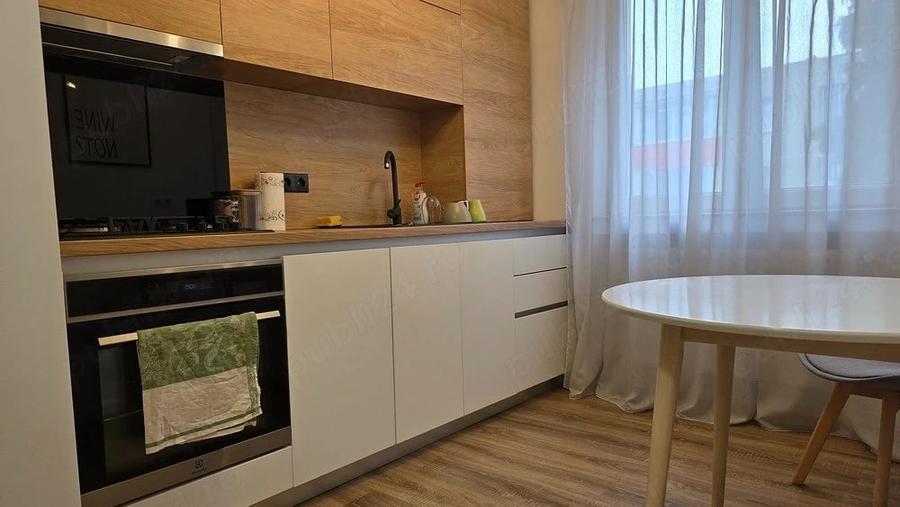 Apartament cu 2 camere semidecomandat în Ultracentral