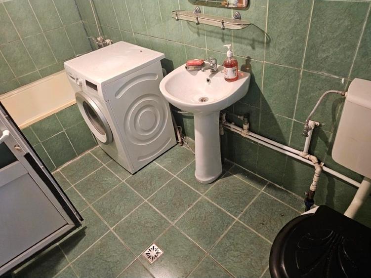 Casă individuală cu 2 camere cu Canalizare în Bariera Vâlcii