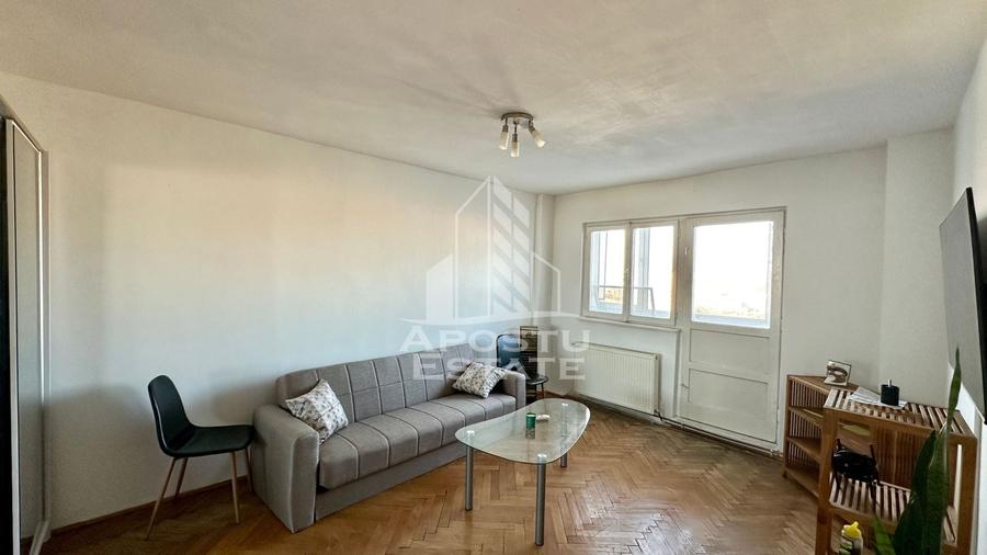 Apartament cu 3 camere decomandat, mobilat în Dacia