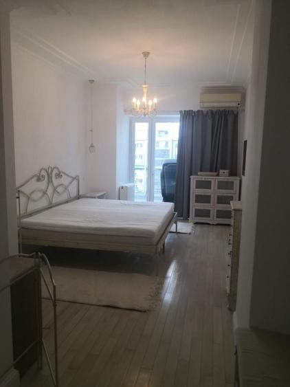 Apartament cu 4 camere semidecomandat, mobilat în Șoseaua Nordului