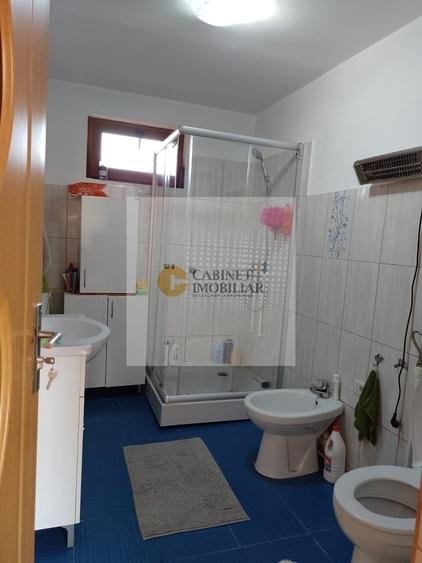 Casă cu 3 camere în Central