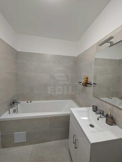 Apartament cu 2 camere semidecomandat în Florești