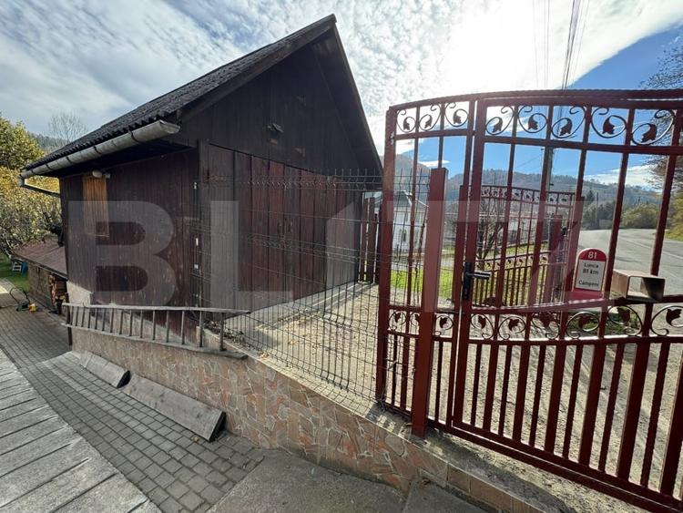 Casă individuală cu 6 camere cu Canalizare în Câmpeni