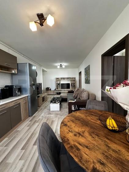 Apartament cu 3 camere decomandat, mobilat în Centura — fotografia 1