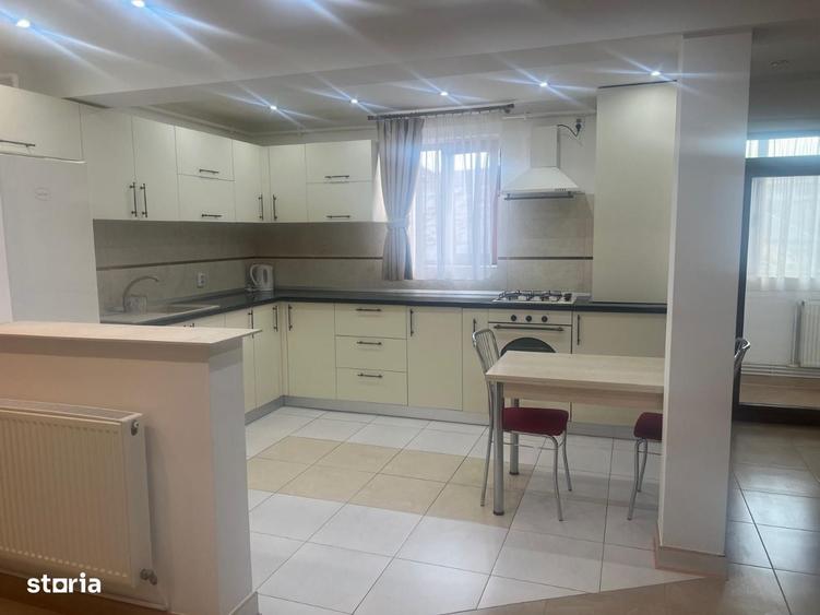 Apartament cu 3 camere decomandat în Micro 3