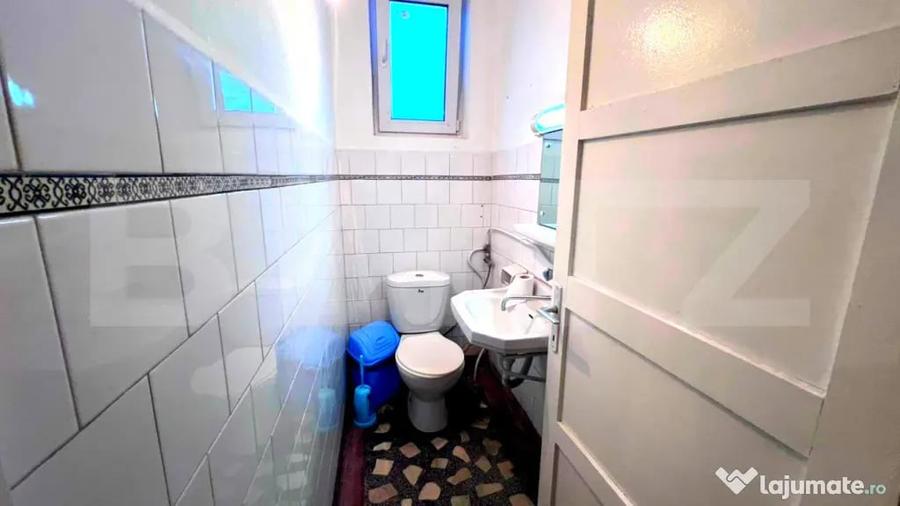 Casă cu 5 camere cu Teren 250 Mp în Central